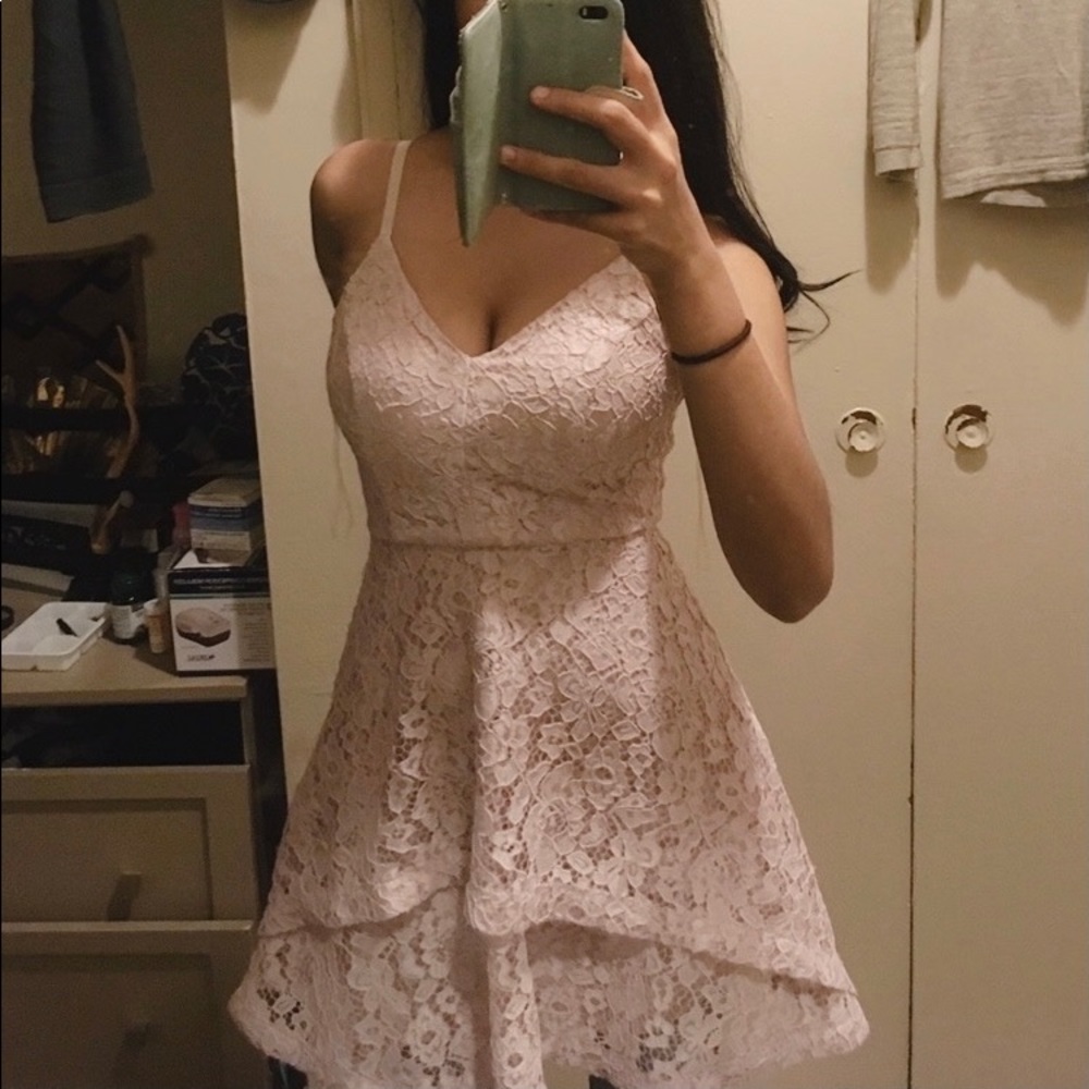 BNWT Blush Pink Woven Lace V-Neck Speechless Dress